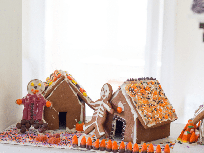 mini halloween gingerbread houses featured image
