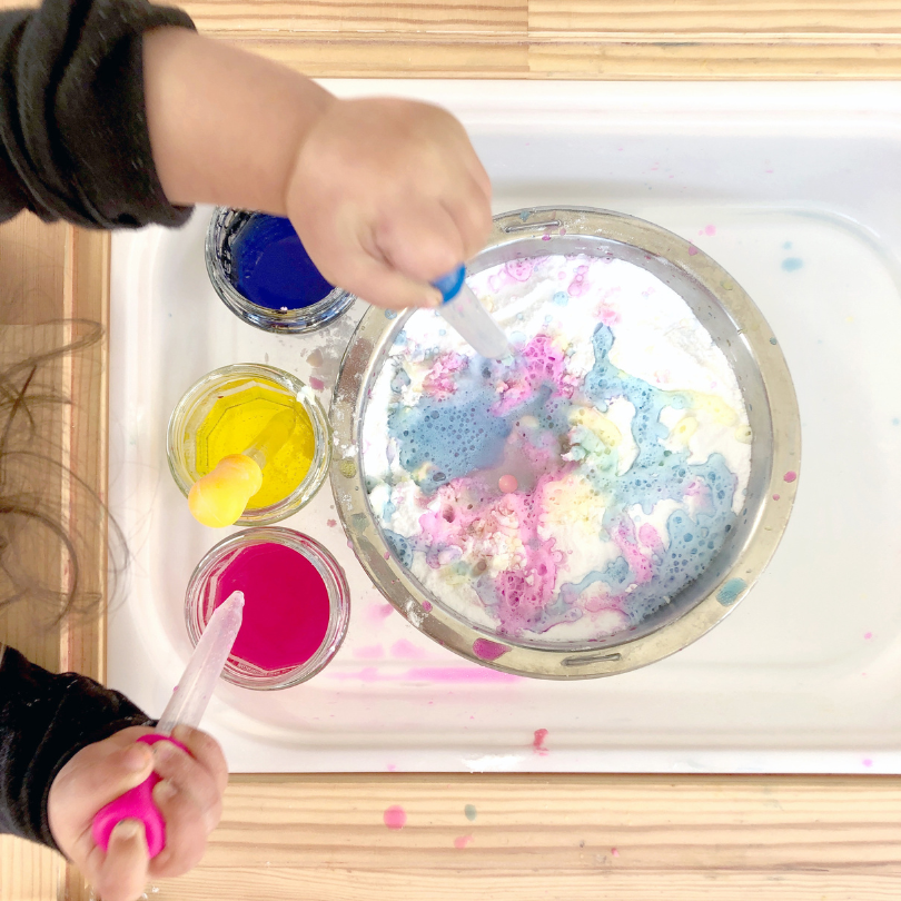 baking soda coloring mixing