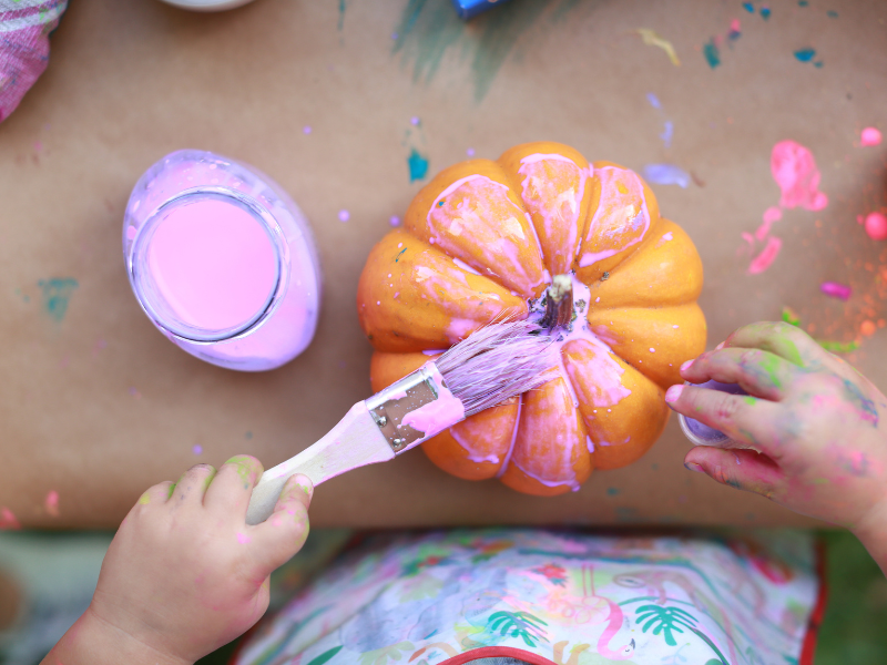 painting pumpkins
