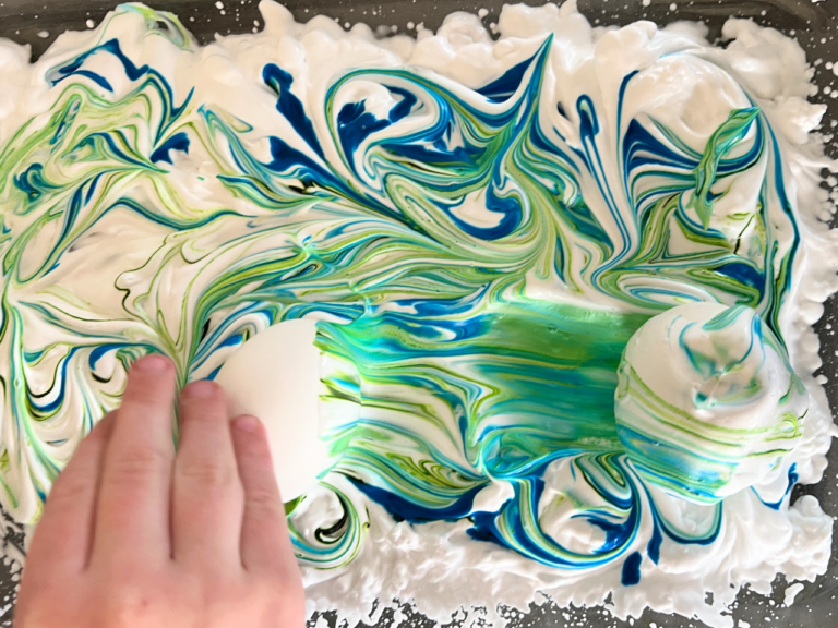 marbling eggs in shaving cream