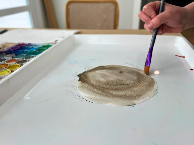 paint on circle paper