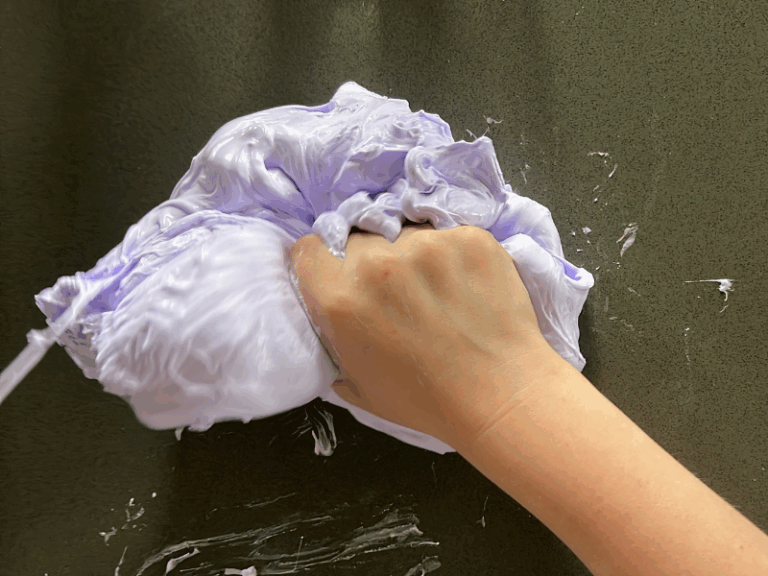 kneading fluffy slime