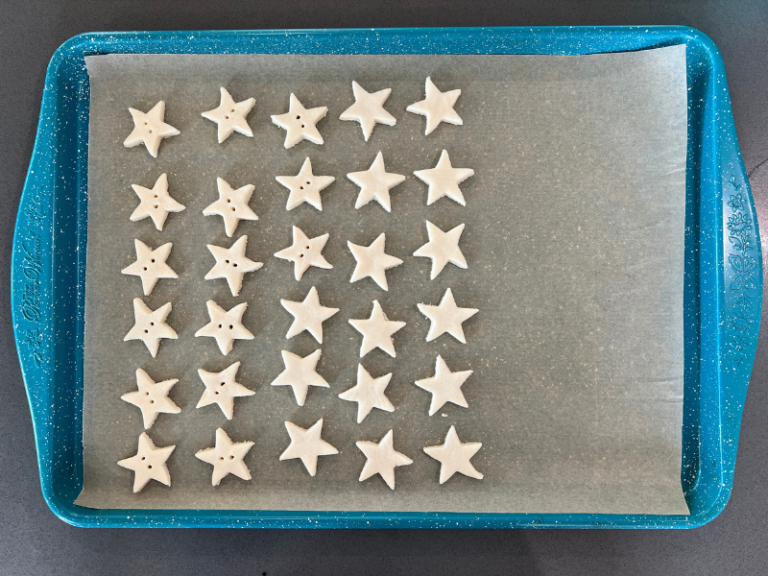 cookie sheet with star garland