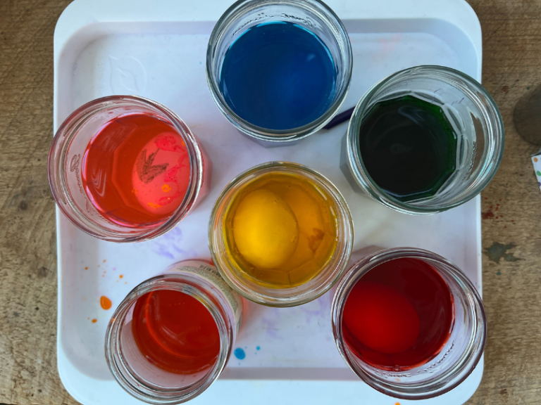 dyeing eggs